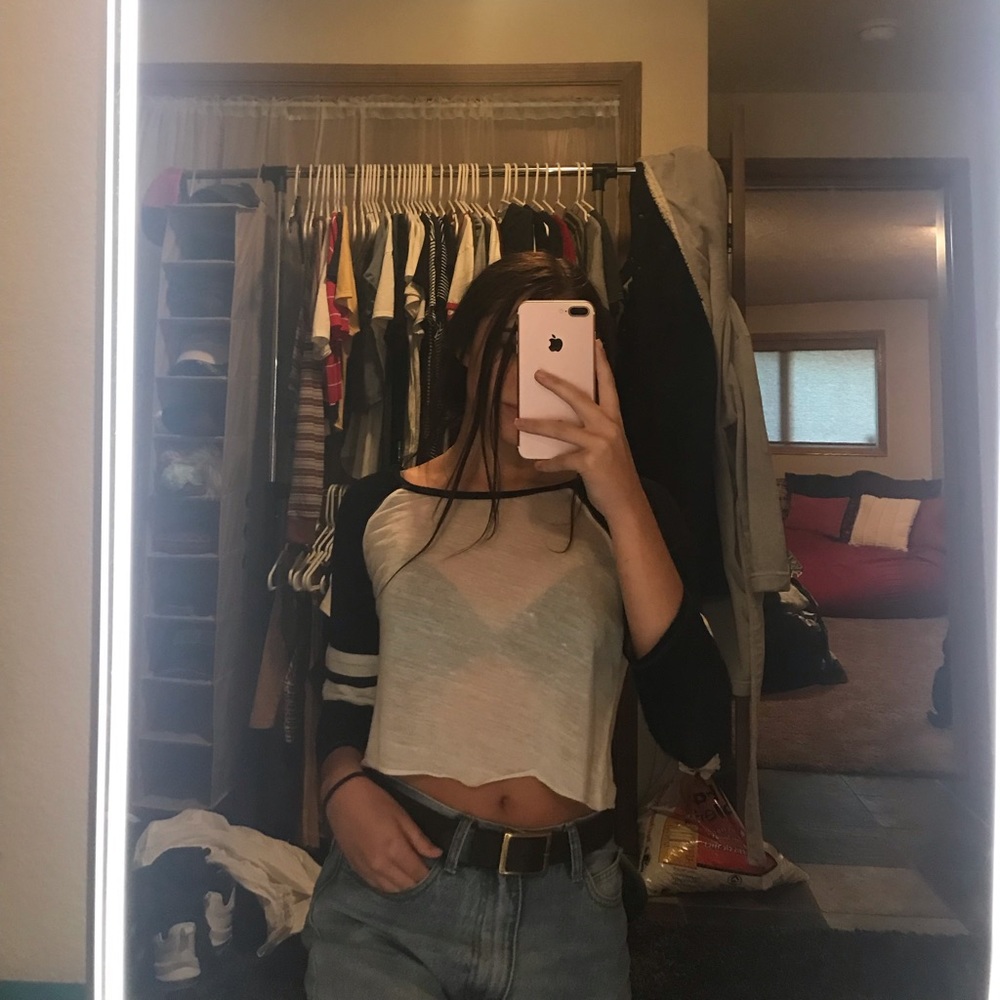 Cropped hollister baseball t !